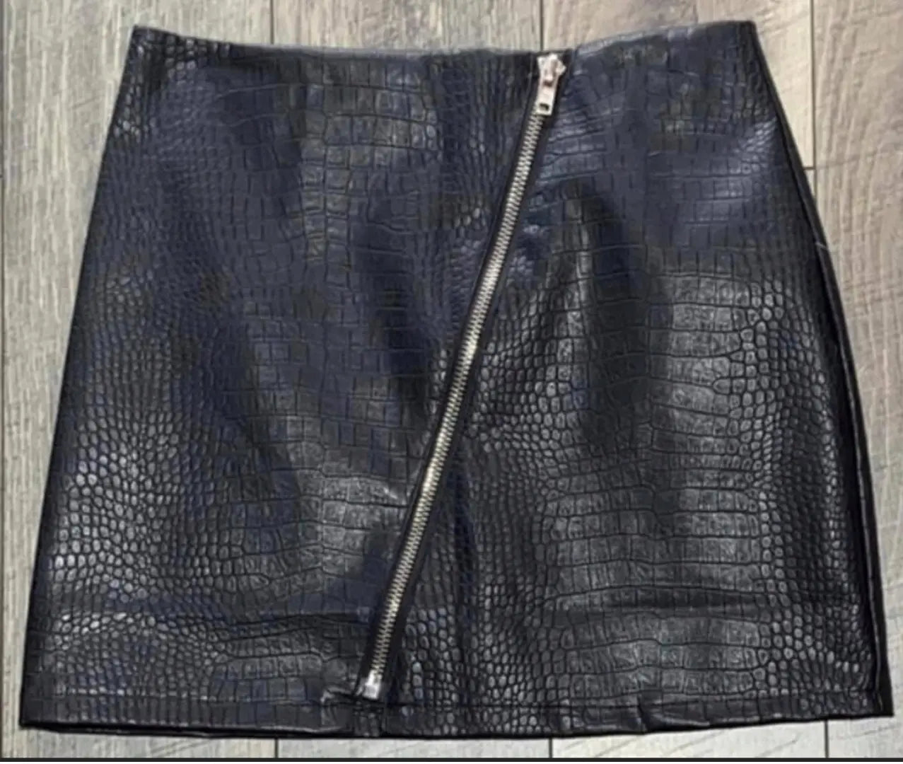 Leather Skirt with Zipper Milk Haute Clothing & Couture